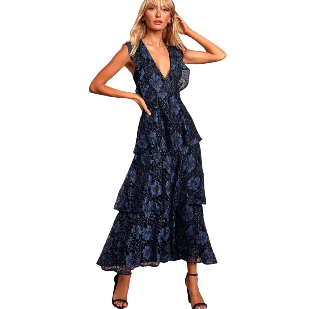 LULU’S Molinetto Tiered Lace Maxi - Navy and Black